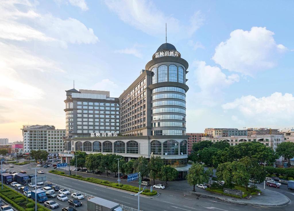 Maison New Century Hotel Dongguan Dongguan  Buitenkant foto